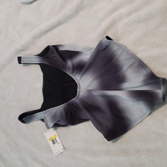 Nwt Nike one piece swimsuit - Picture 5 of 11